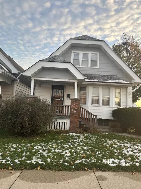 1933 W Fiebrantz, Milwaukee, WI 53209