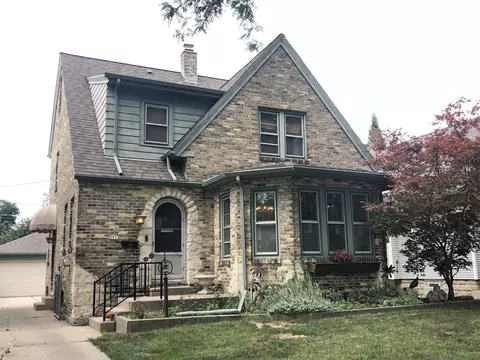 2513 N 69th, Wauwatosa, WI 53213