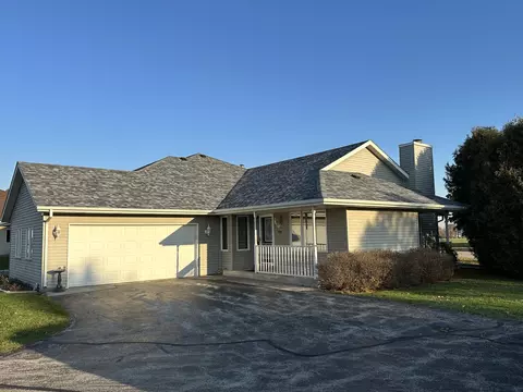 411 Park Pl #B, Waterford, WI 53185