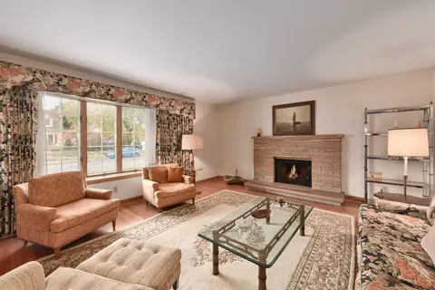 3730 S Austin, Milwaukee, WI 53207