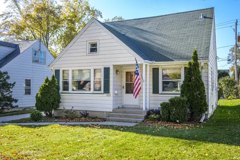 2331 N 80th, Wauwatosa, WI 53213