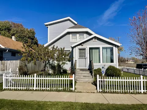 1700 Kewaunee, Racine, WI 53404
