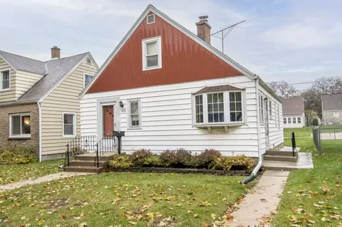 3755 S 18th, Milwaukee, WI 53221