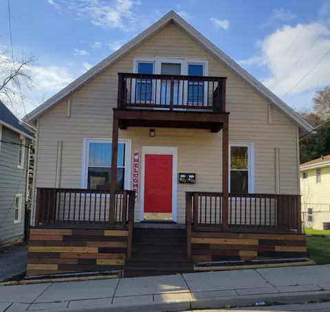 427 Madison, Waukesha, WI 53188