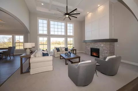 4042 Hawthorn Farm, Delafield, WI 53058