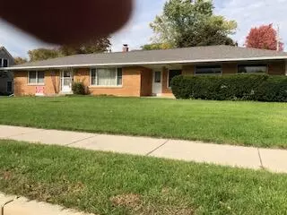 1922 W W Ml, Glendale, WI 53209