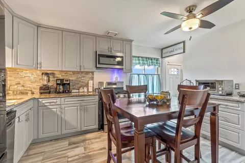 4700 W Green Tree, Milwaukee, WI 53223