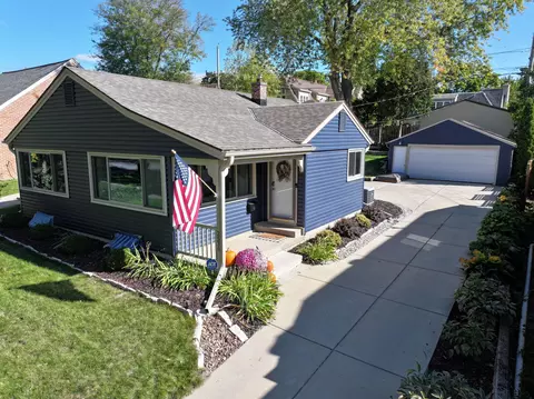 2536 N 82nd, Wauwatosa, WI 53213
