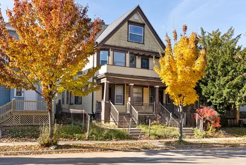 3713 N Port Washington #3715, Milwaukee, WI 53212