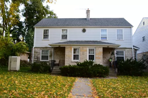 317 W College #319, Waukesha, WI 53186