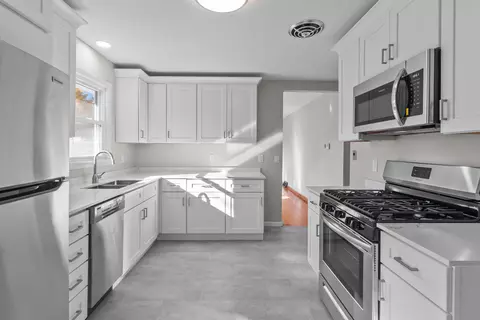 1311 Pleasant, Lake Geneva, WI 53147