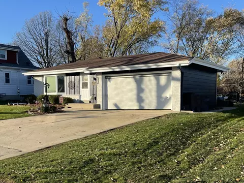 1800 Drexel, South Milwaukee, WI 53172