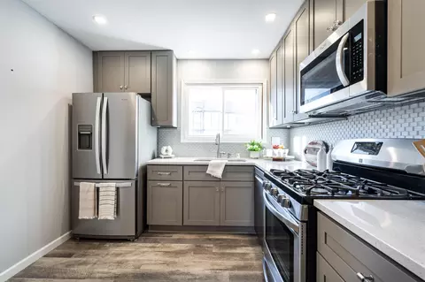 3901 W College, Milwaukee, WI 53221