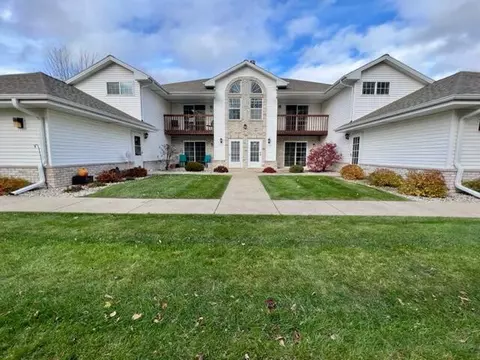 6145 S Creekside #7, Cudahy, WI 53110