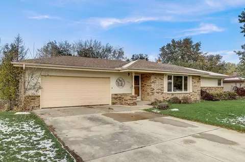 7726 W Plainsview, Franklin, WI 53132