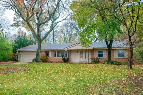 500 Rip Van Winkle, Waukesha, WI 53186
