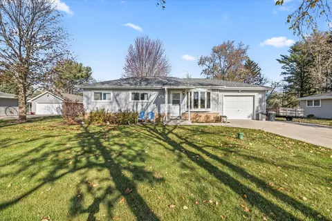 w186 Belleview Avenue, Oconomowoc, WI 53066