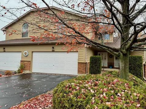 121 Eagle Pointe # B, Delavan, WI 53115