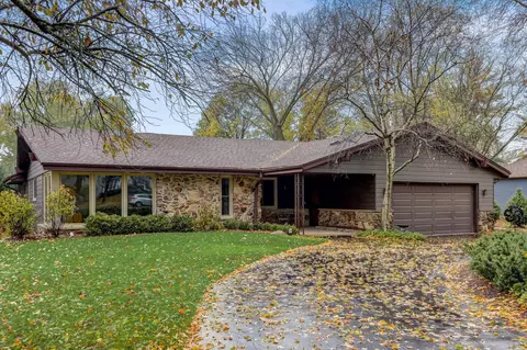 1365 Blue Rdg, Elm Grove, WI 53122