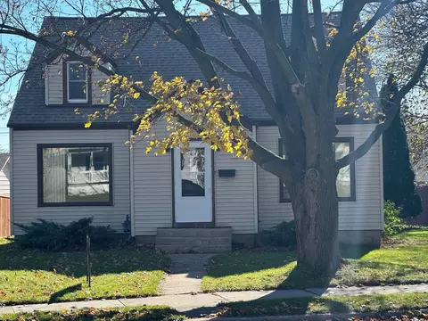533 W State, Burlington, WI 53105