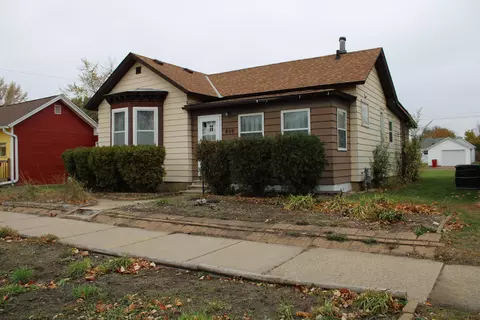 656 10th, Winona, MN 55987