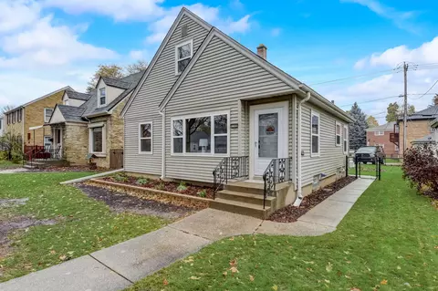 2908 N 77th, Milwaukee, WI 53222