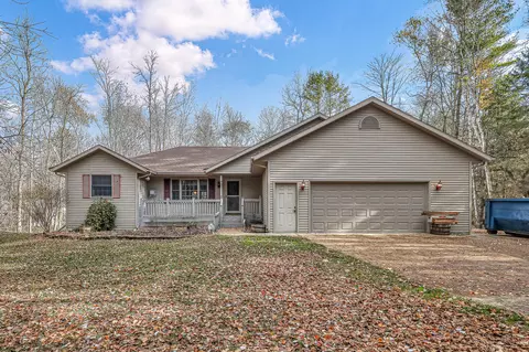 903 Steiners Cors, Mishicot, WI 54241