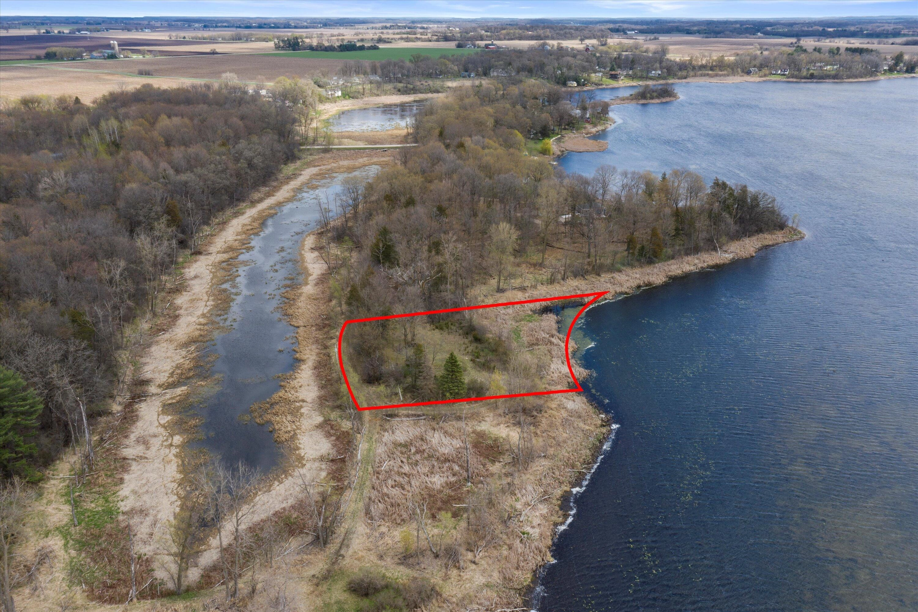 w6793 North Lakeshore Cir  