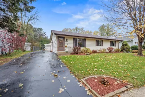1522 Chestnut, Waukesha, WI 53189