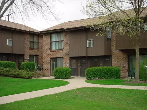 9073 N Park Plz, Brown Deer, WI 53223
