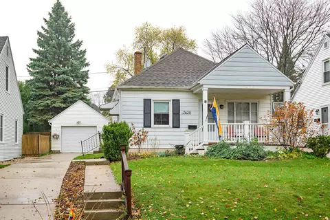 7629 Eagle, Wauwatosa, WI 53213