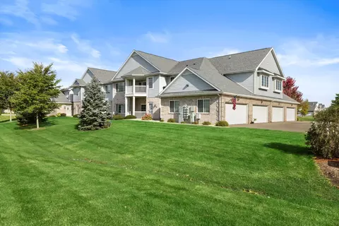 9274 Creekside #232, Pleasant Prairie, WI 53158