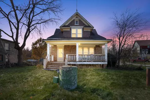 7195 River, Barton, WI 53090