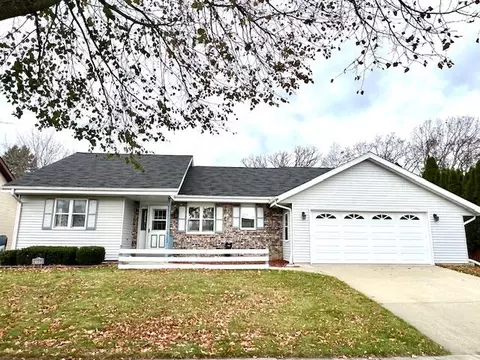 2120 Yvonne, Waukesha, WI 53188