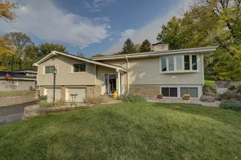 1434 Riverdale, Oconomowoc, WI 53066