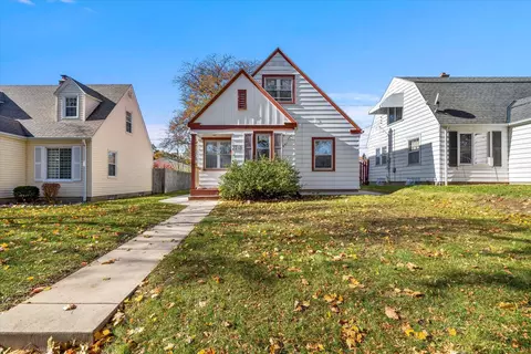 3745 S 19th, Milwaukee, WI 53221