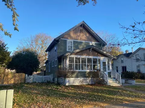 407 State, Oconomowoc, WI 53066