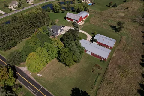 w334n8434 Stone Bank, Merton, WI 53066
