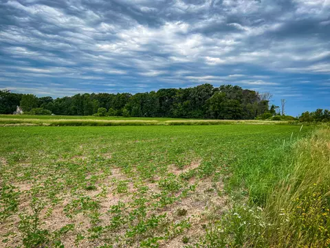 Lt1 Deerfield, Howards Grove, WI 53083