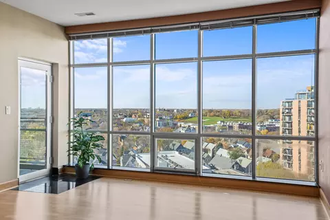 1550 E Royall #1105, Milwaukee, WI 53202