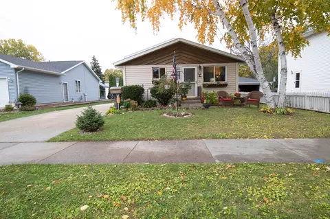 1013 Adams, Oshkosh, WI 54902