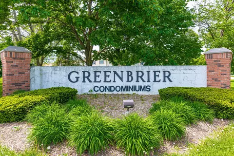 10625 N Ivy #64, Mequon, WI 53092