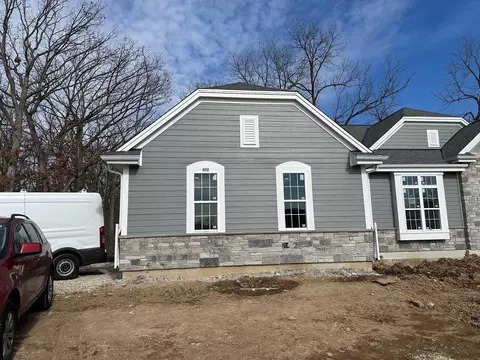 450 Prairie Song #0601, Waukesha, WI 53188