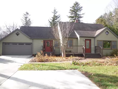 1628 N N Rpds, Manitowoc, WI 54220