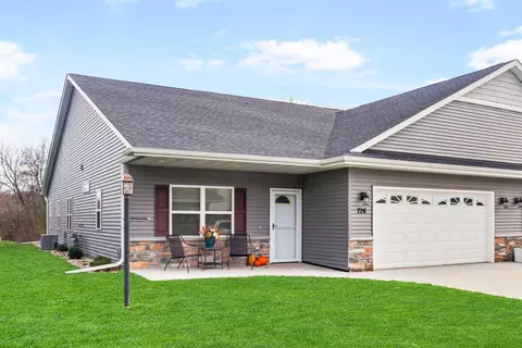 726 Prairie #41, Kewaskum, WI 53040