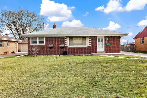 4460 S 65th, Greenfield, WI 53220