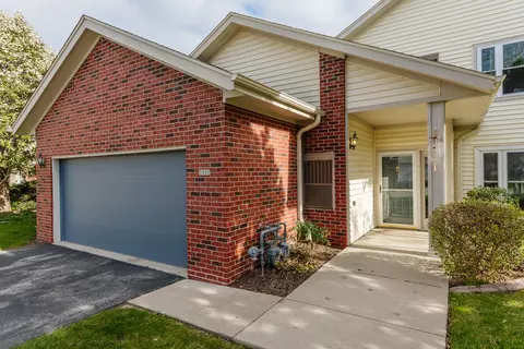3591 W Old Oaks, Greenfield, WI 53221