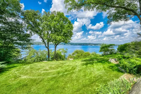 866 S S Knl, Lake Geneva, WI 53147