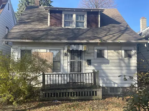 4083 N 6th, Milwaukee, WI 53212
