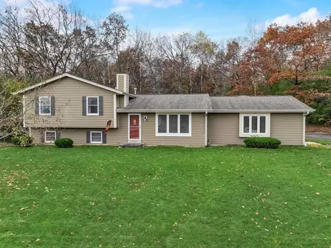 426 Prairie Vw, North Prairie, WI 53153